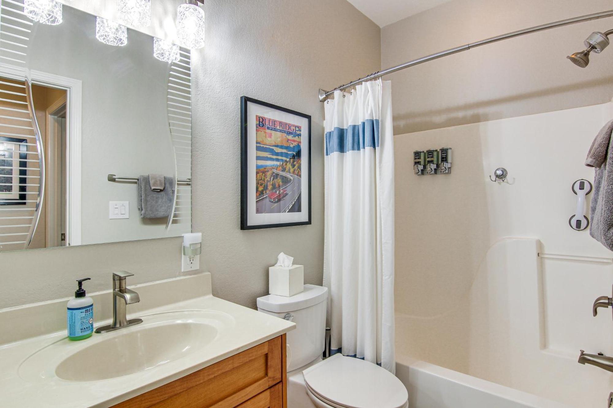 Lake Lure Condo With Resort Pool And Beach Access! Εξωτερικό φωτογραφία